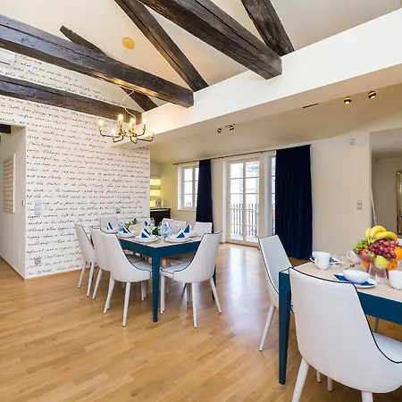 Empirent Mala Strana Apartment