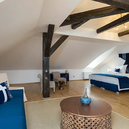 Apartment Empirent Mala Strana *