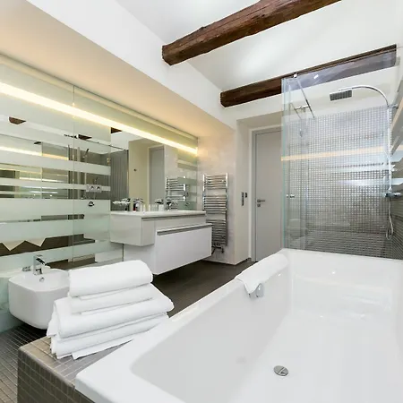 Apartment Empirent Mala Strana *